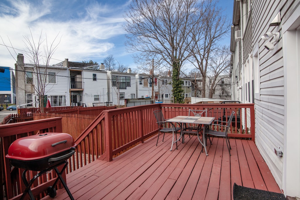 Large Back Deck Suitable for Entertaining