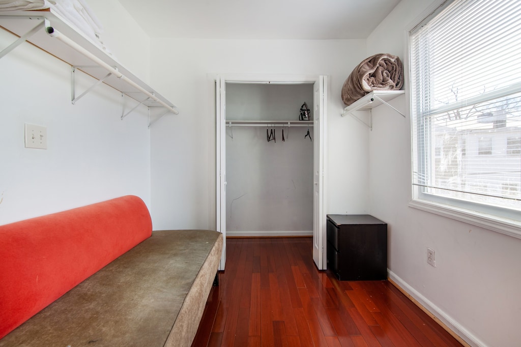 Primary Bedroom Suite With Off Bedroom Den With Sleeping Cot