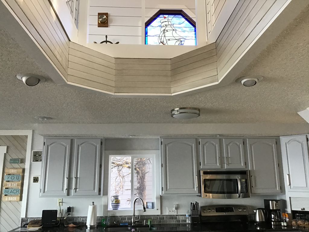 View looking northward from the Kitchen/Dining area to the third floor.