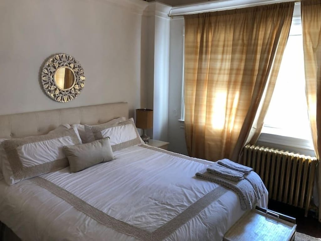 Second king size bedroom
